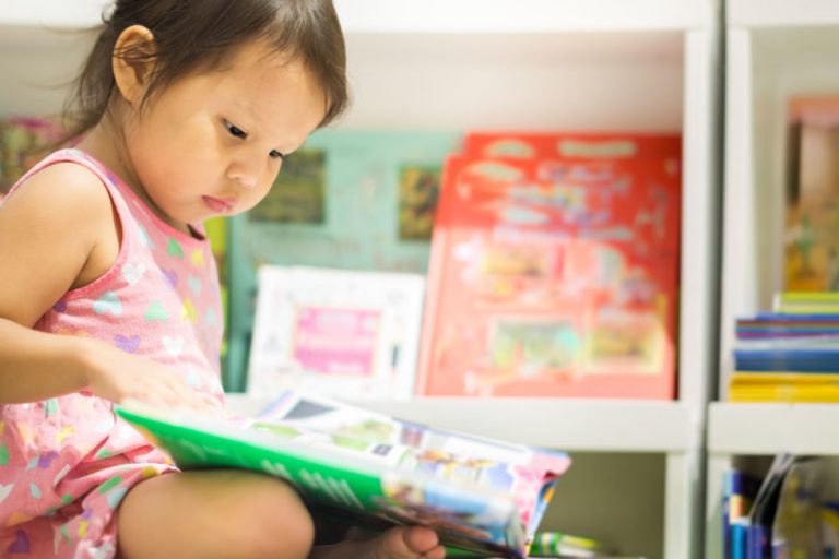 in-20-years-of-award-winning-picture-books,-non-white-people-made-up-just-12%-of-main-characters